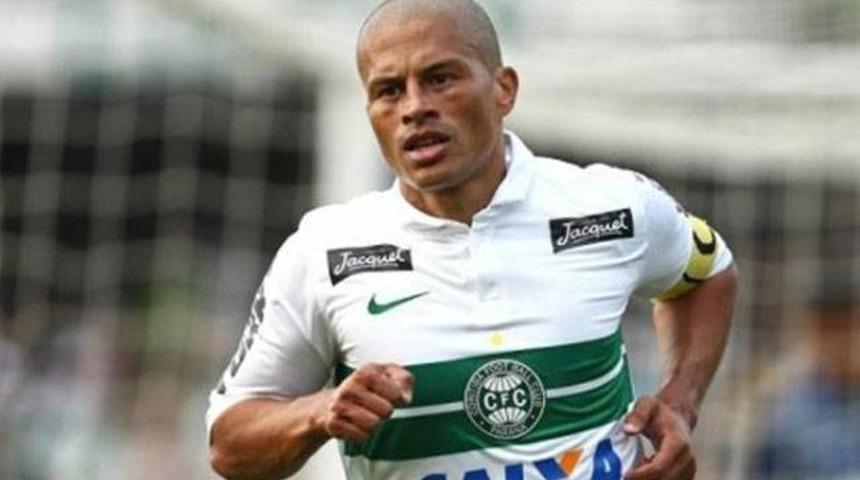 Alex'ten sert eleştiri!