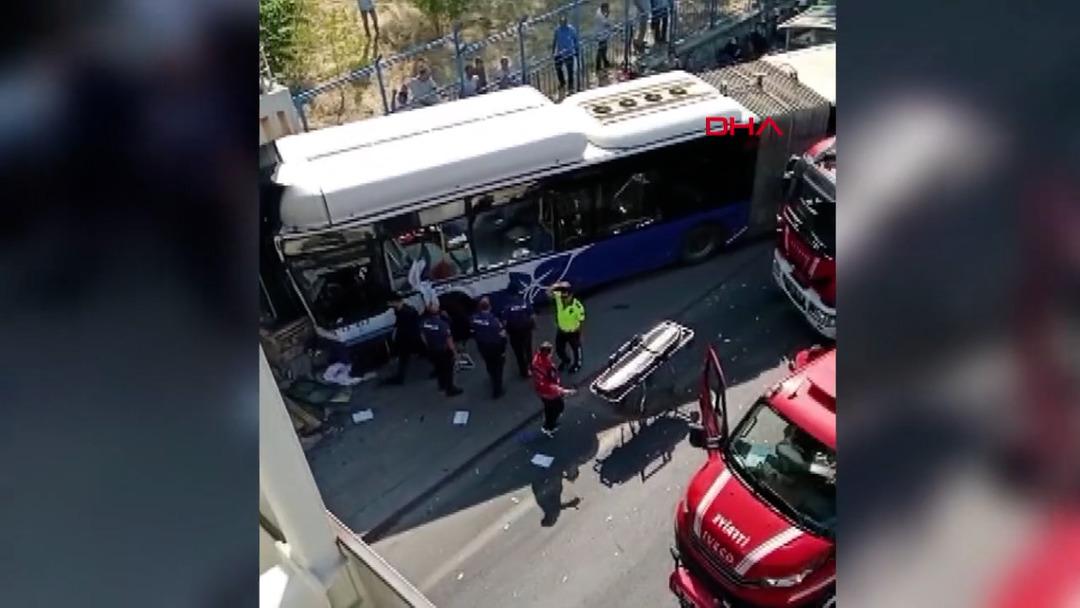 1200xauto Ankara'da belediye otobüsü kazası! Çok sayıda yaralı var