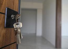 Ev sahibi ile kiracı yine karşı karşıya! 2 farklı anlaşma: '6 ay kira ödeme evden çık'