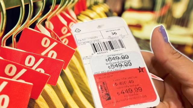 İndirimli etiketlerdeki gizli oyun: Kandırılabilirsiniz! '30 gün' kuralını hatırlatan uzmanlardan kredi kartı uyarısı: Ödemeyin!