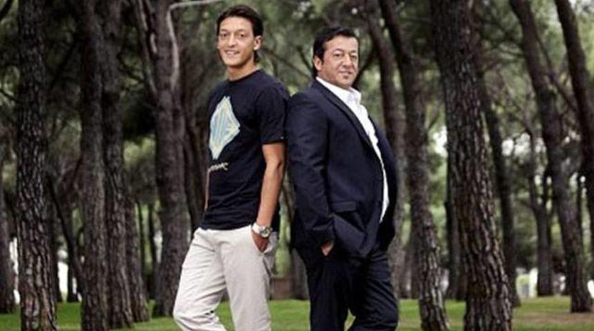 Mesut &Ouml;zil'in babası Perez'i bombaladı!