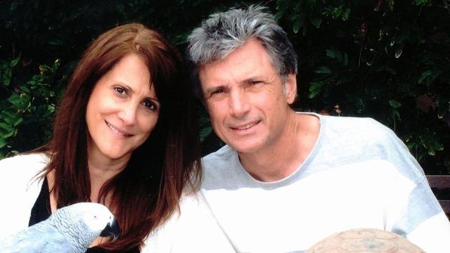 Televizyon dünyası yasta! Ünlü isim ve eşi evlerinde öldürüldü