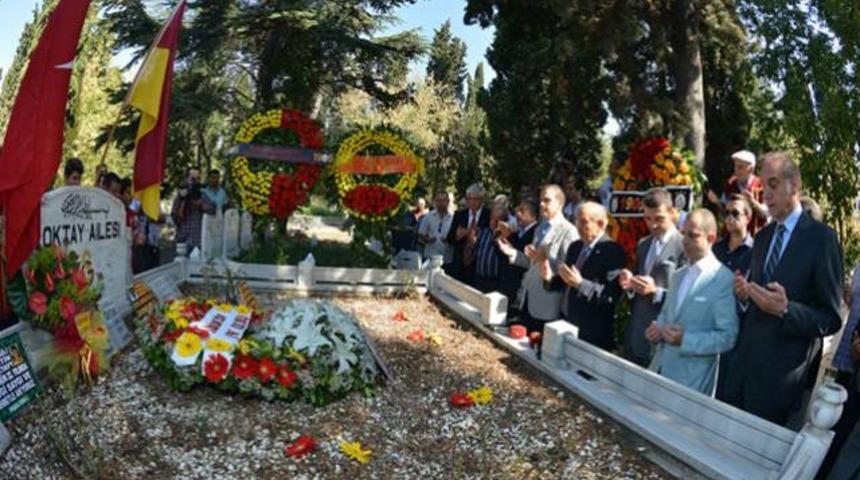 "Ta&ccedil;sız Kral" Metin Oktay anıldı!