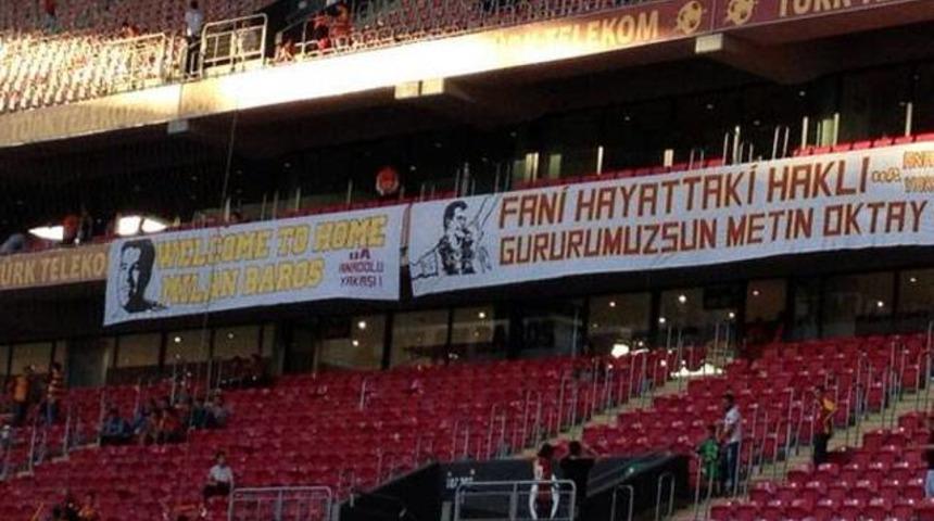 Galatasaray taraftarlarından Milan Baros'a jest!