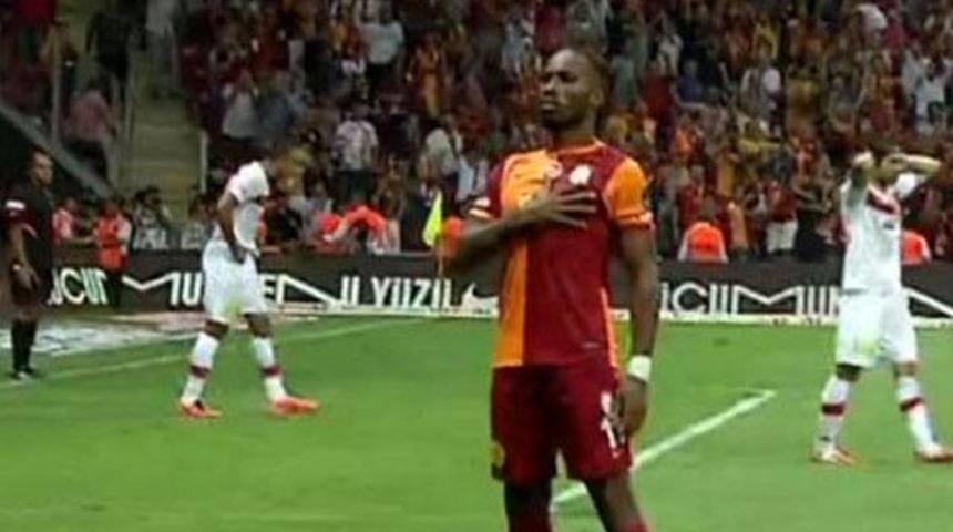 Drogba'dan Metin Oktay'a selam!