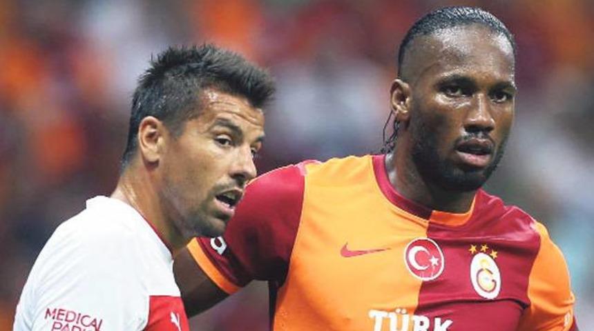 Baros'a alkış, Emre'ye ıslık!