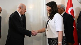 MHP Lideri Bahçeli, DEM Parti heyeti ile bir araya geldi! Bahçeli'den gazetecilere dikkat çeken yanıt: Ben ahrazım