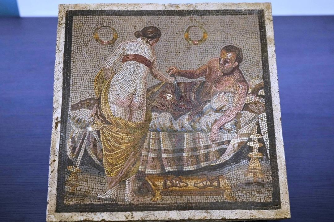 Çalınan erotik mozaik bulundu! 80 yıllık sır çözüldü! Alman Nazi yüzbaşısı... 2