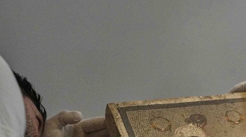 Çalınan erotik mozaik bulundu! 80 yıllık sır çözüldü! Alman Nazi yüzbaşısı...