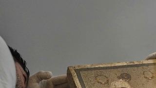 Çalınan erotik mozaik bulundu! 80 yıllık sır çözüldü! Alman Nazi yüzbaşısı...