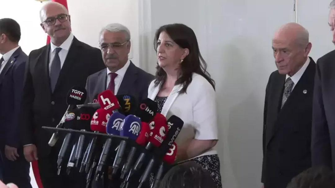 MHP Lideri Bahçeli, DEM Parti heyeti ile bir araya geldi! Bahçeli den gazetecilere dikkat çeken yanıt: "Ben ahrazım" 1