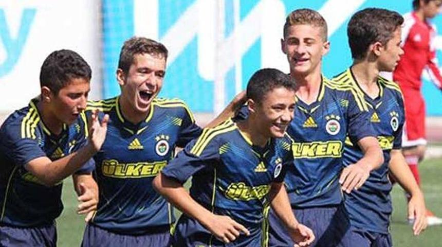 Fenerbah&ccedil;e, Beşiktaş'a gol yağdırdı