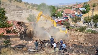 Ankara'da 2 evde çıkan yangın söndürüldü