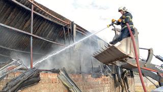 Aksaray’da yapı malzeme deposunda yangın paniği