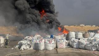 Gaziantep’te geri dönüşüm fabrikasında çıkan yangın söndürüldü