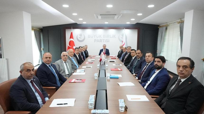 BBP: "Öcalan serbest bırakılamaz, DEM Partisi tüm il ve ilçe binalarına Türk Bayrağı asmalıdır"