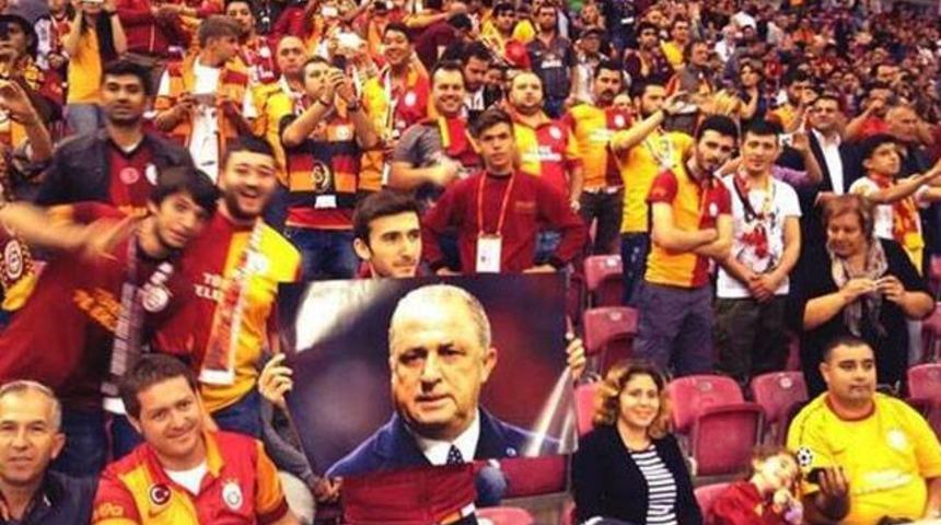 Arena'da Terim protestosu!
