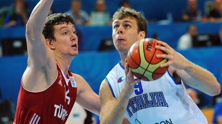 &Ouml;mer Aşık sakatlandı!