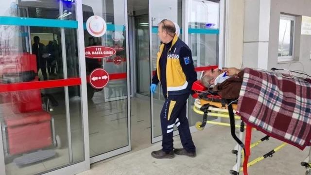 Tırpanla ot biçerken parmağını kopardı