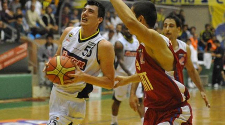 Fenerbah&ccedil;e son &ccedil;eyrekte u&ccedil;tu!