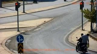 Plakayı kapatıp kırmızı ışıkta geçen sürücüye 7 bin lira ceza kesildi