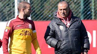 Fatih Terim'in rakibi Sneijder!