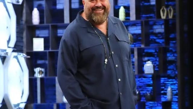 MasterChef jürisi Somer Sivrioğlu 25 yaş küçük sevgilisiyle aşk tatilinde! Havuz pozları olay oldu