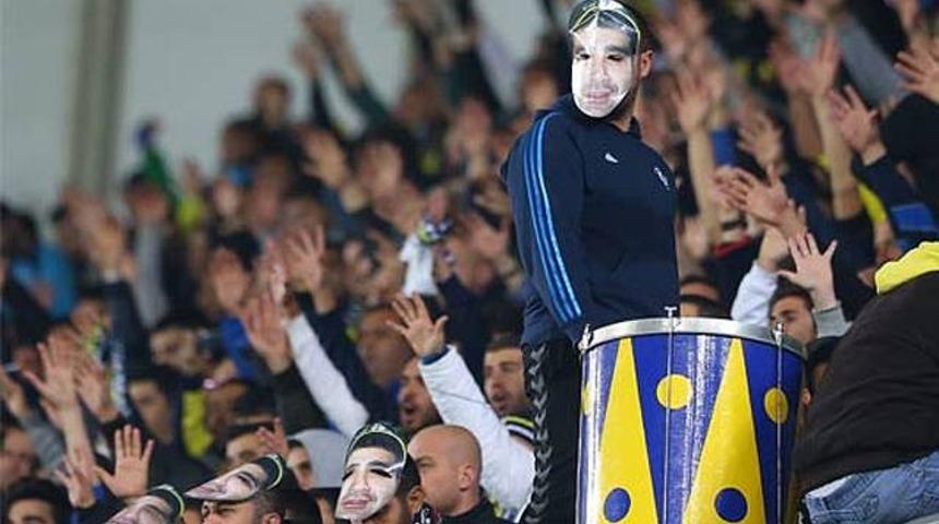 Fenerbah&ccedil;eliler'den Galatasaray'a g&ouml;nderme