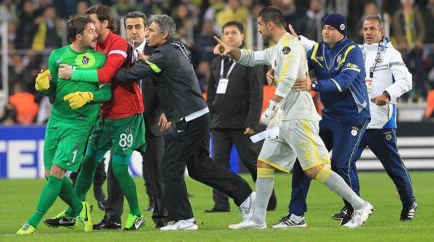 "Susun! Sahada konuşacaktınız"