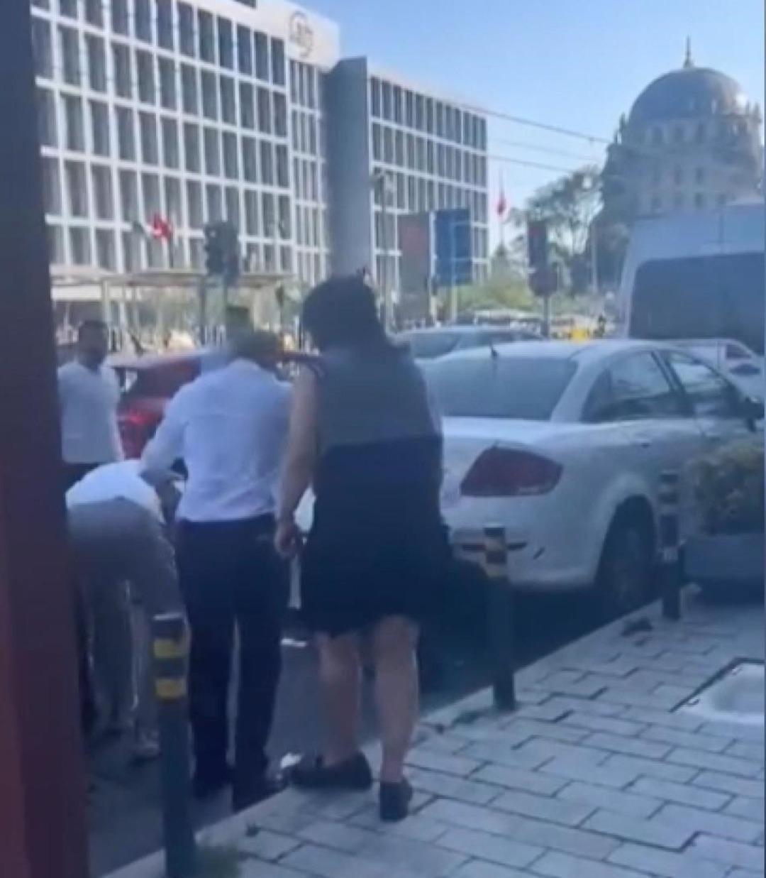 Bu sefer kadın darp etti! Sigarasını söndürmesini istedi diye taksiciye saldırdı... 2