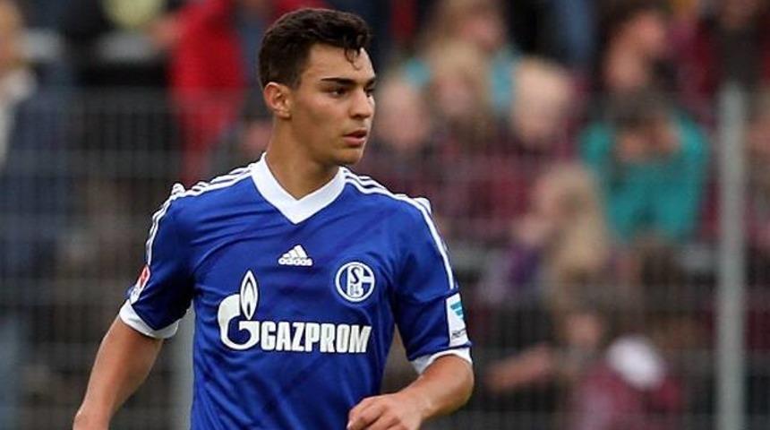 Schalkeli oyuncu T&uuml;rkiye'yi se&ccedil;ti