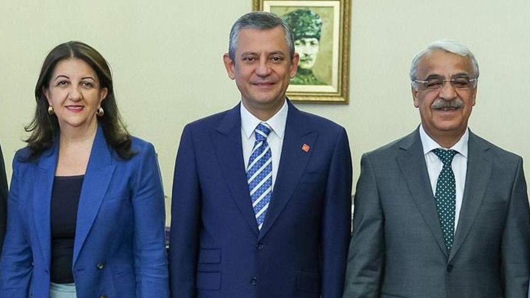 DEM Parti heyeti CHP lideri Özgür Özel i ziyaret etti! Görüşme sonrası dikkat çeken açıklama: "Farklı beklentiler var" 1