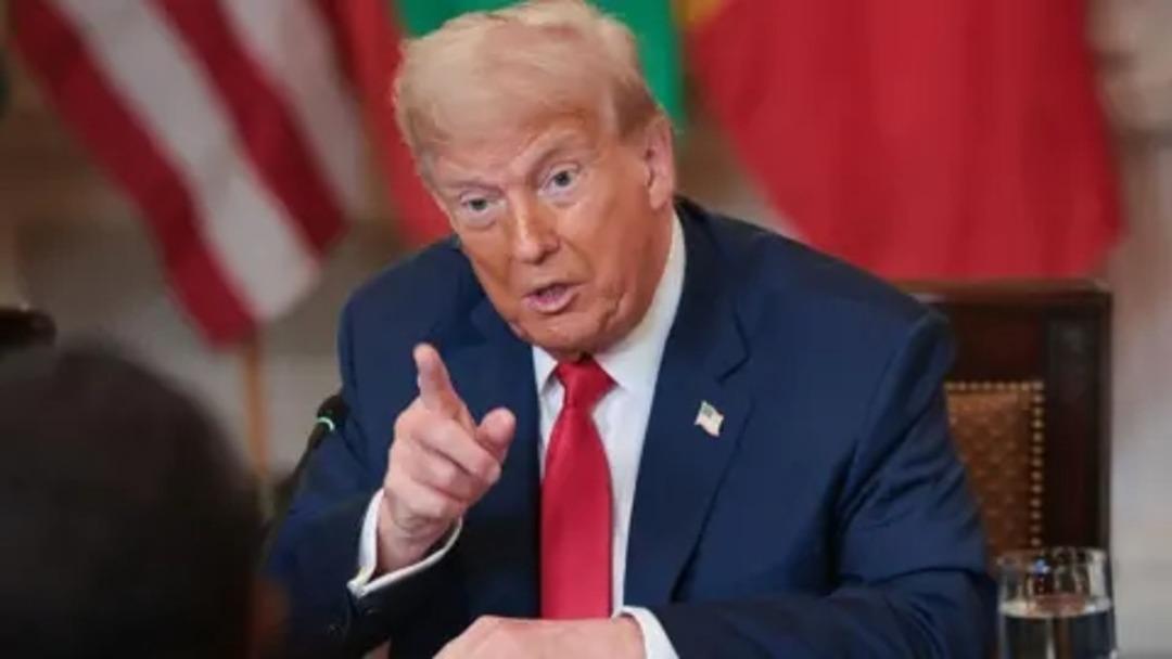 Donald Trump ın elindeki iz olay oldu! Yama yapmış gibi... 1