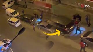 Tartışmanın kavgaya dönüşmesiyle üç el ateş ettiler! Yaralı halde Ölmedim lan naraları attı...