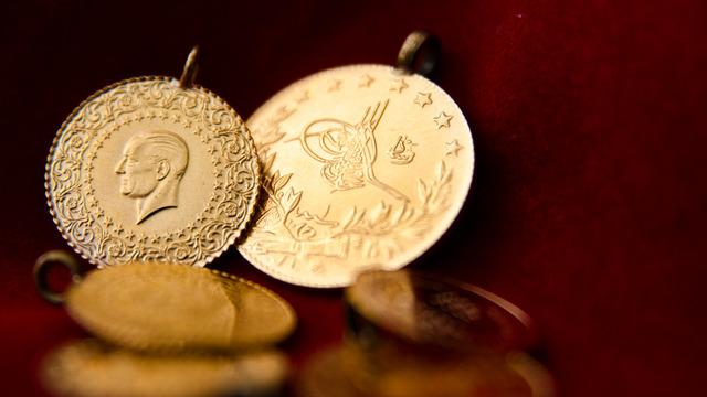 Altın yatırımcısına 'aceleci olmayın' uyarısı! 'Gram altın o fiyata kadar yükselecek'