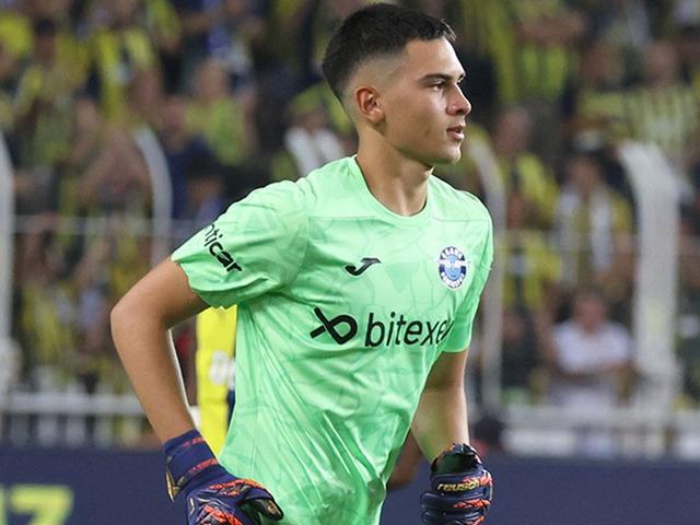  Adana Demirspor'un 16'lık genç file bekçisi Deniz Dönmezer İstanbul'un 3 büyüğü ile İngilizleri peşine taktı!