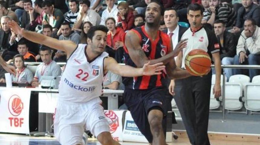 Uşak Sportif evinde g&uuml;ld&uuml;