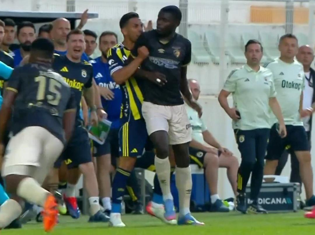 Fenerbahçe Portekiz kampının ilk hazırlık maçını galibiyetle tamamladı!  3