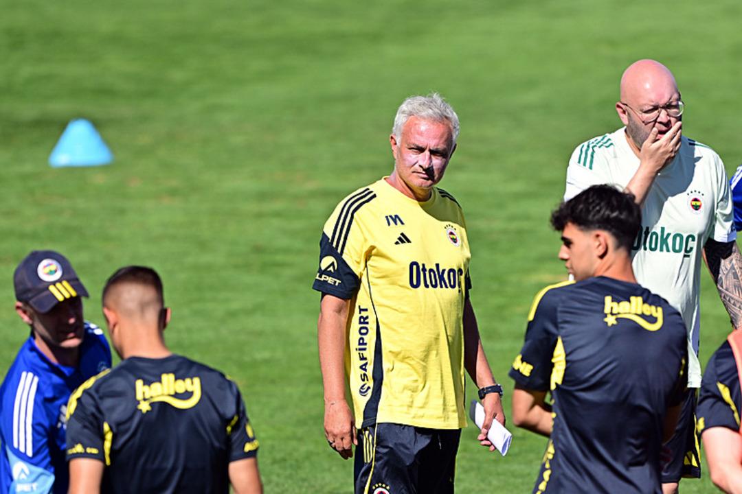 Fenerbahçe Portekiz kampının ilk hazırlık maçını galibiyetle tamamladı!  1