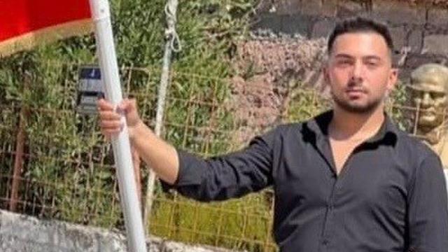 Denize atlayarak başını kuma çarpan genç hayatını kaybetti