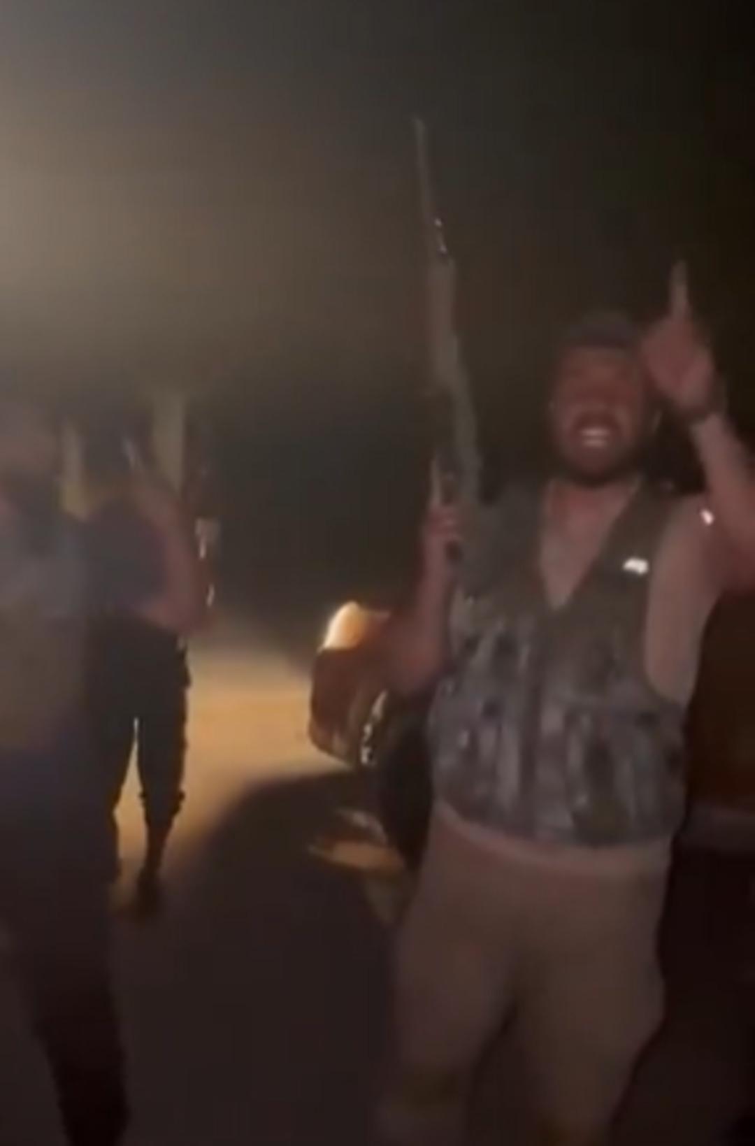 İsrail-Suriye savaşı endişesi... Süveyda da tansiyon yükseldi! Arap aşiretler silahlandı, Dürzilere saldırı başlattı 4