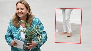 CHP’li vekil Semra Dinçer kürsüye çıplak ayakla çıktı