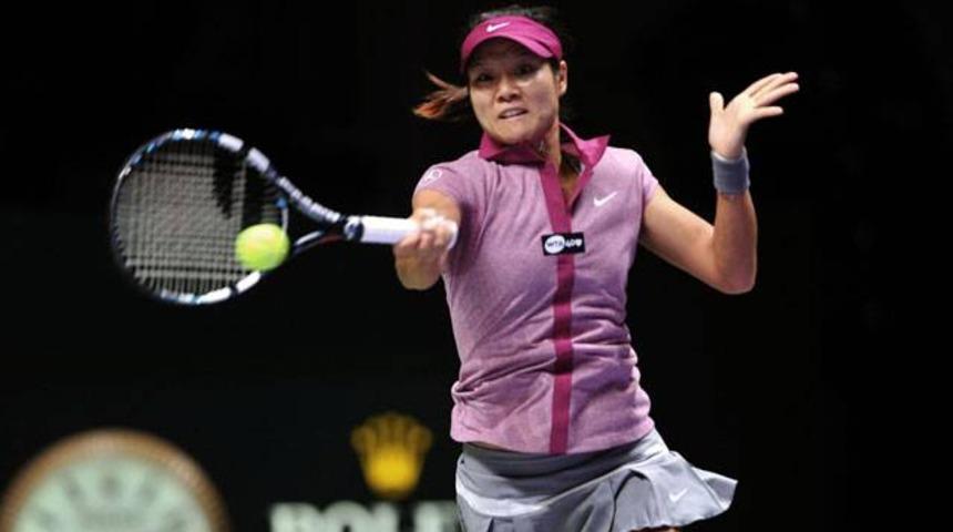 İlk finalist Li Na!