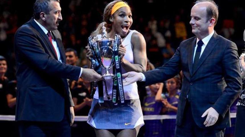 Şampiyon Serena Williams