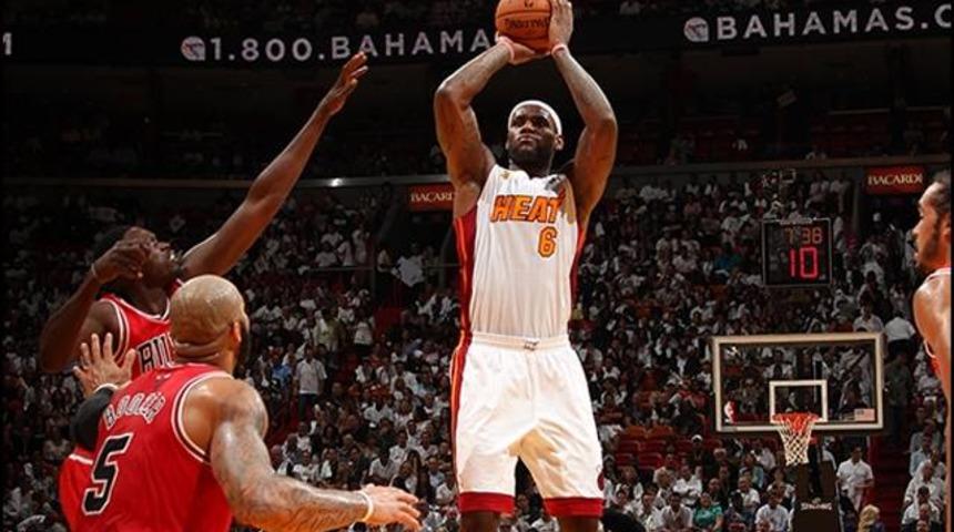 Heat galibiyetle başladı