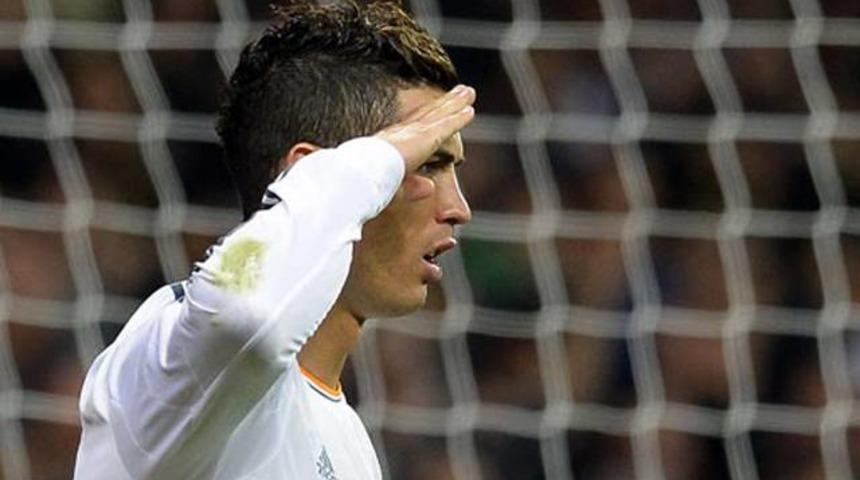 Ronaldo'dan Blatter'e asker selamı!
