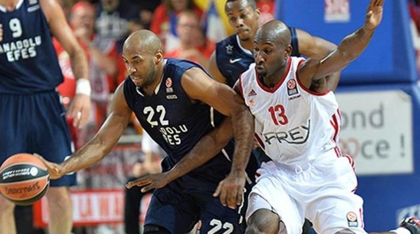 Anadolu Efes 3'te 3 peşinde!