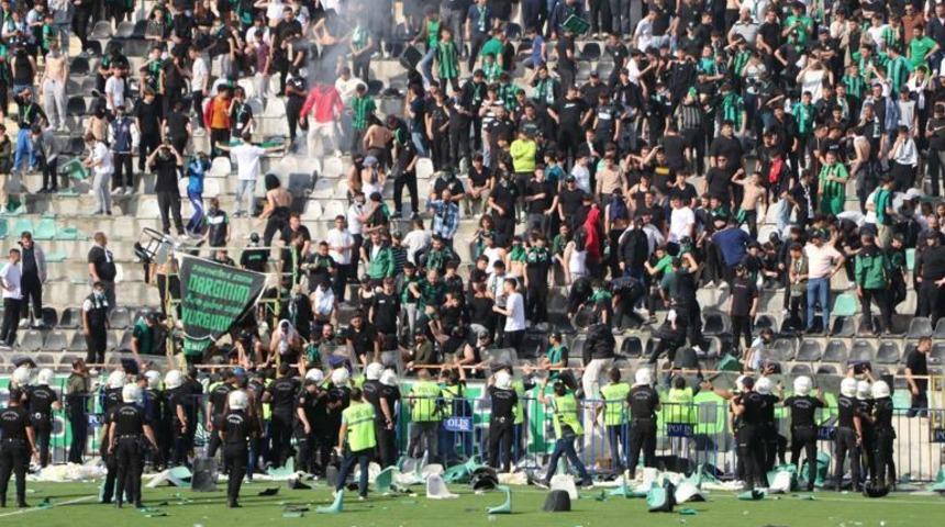Nereden nereye! BAL Ligi'ne kadar düşmüşlerdi... Türk futbolunun köklü kulübü kapanıyor