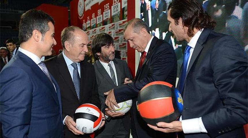 Başbakan Erdoğan 213 spor tesisinin a&ccedil;ılışını yaptı