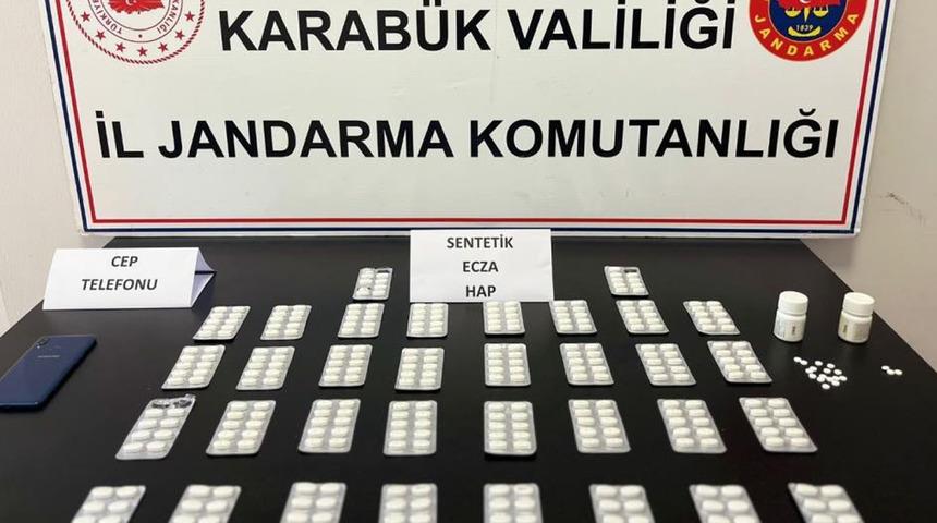 Karabük'te 353 sentetik ecza hap ele geçirildi
